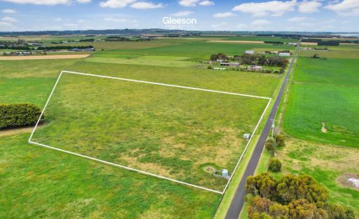 Farm For Sale - VIC - Killarney - 3283 - 5 Acres and Minutes From Killarney Beach 