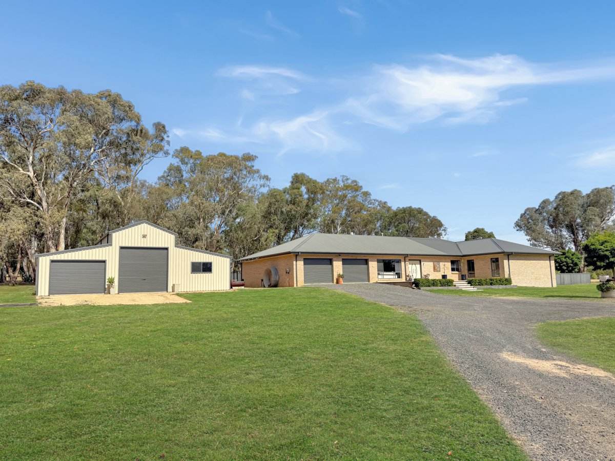 196 Pattersons Lane, Young Sold by Farmbuy.com - image 1