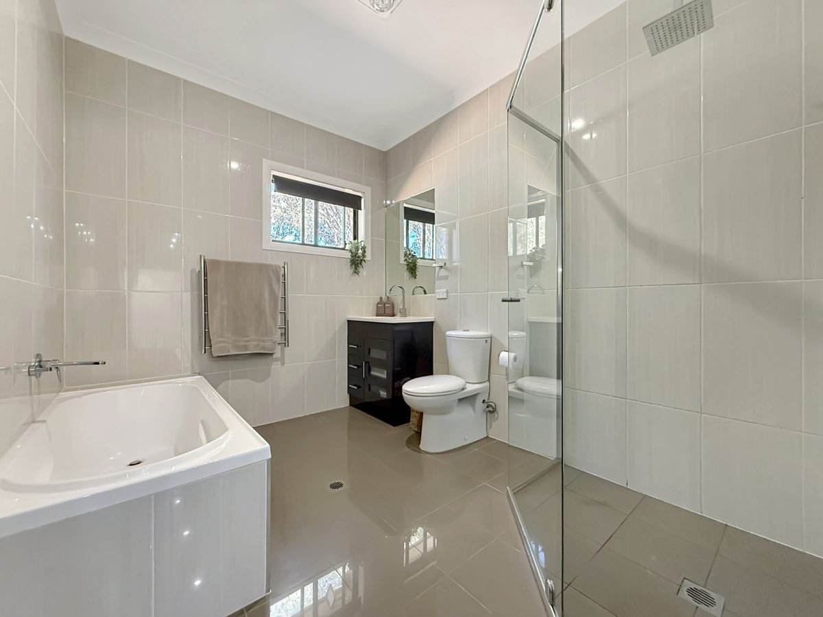 196 Pattersons Lane, Young Sold by Farmbuy.com - image 20