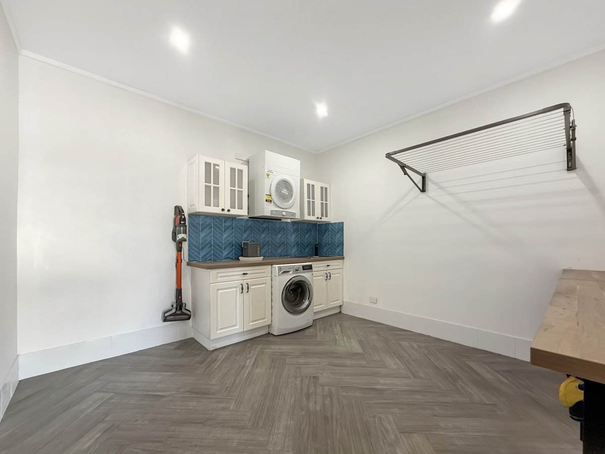 196 Pattersons Lane, Young Sold by Farmbuy.com - image 21