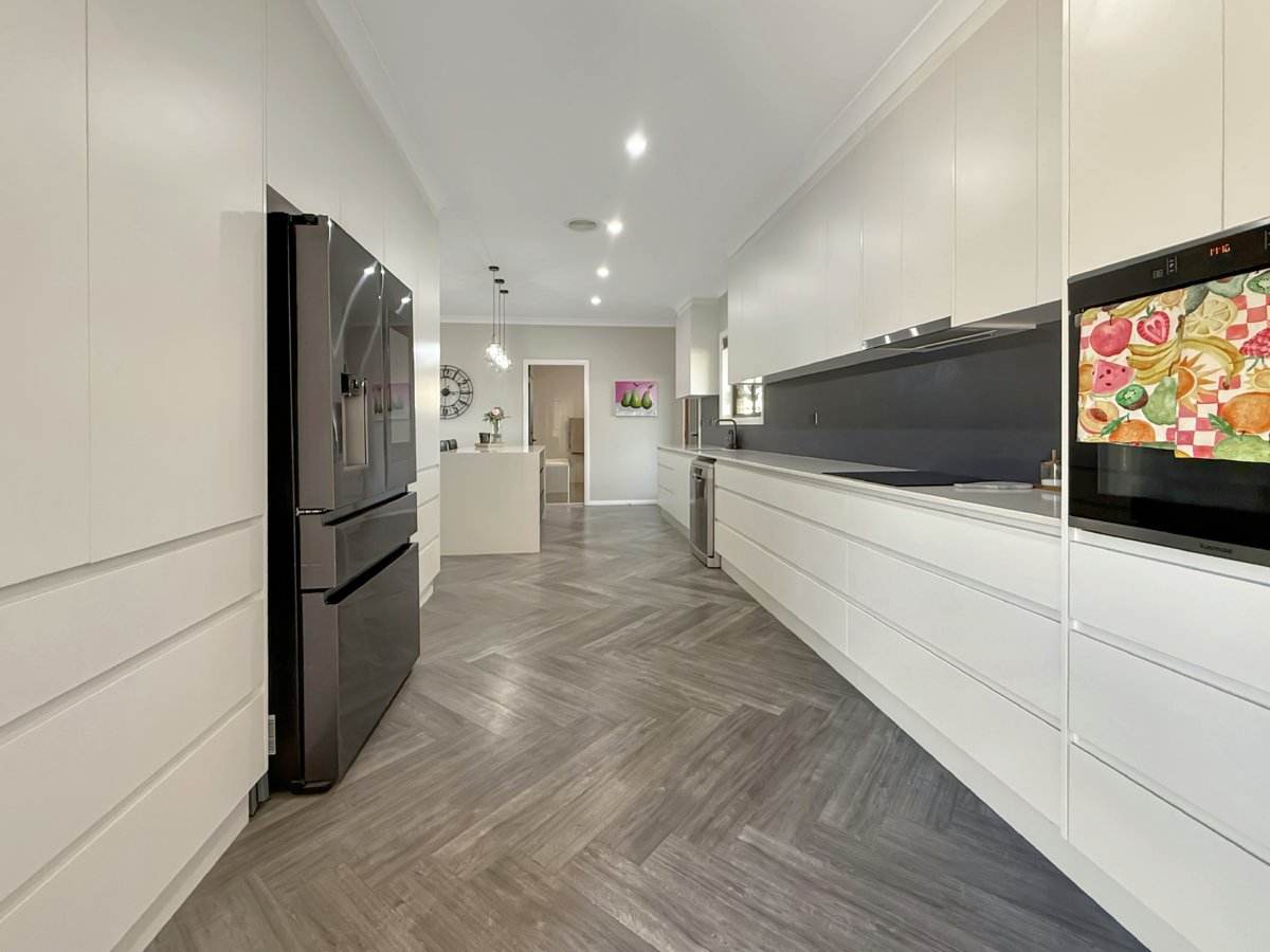 196 Pattersons Lane, Young Sold by Farmbuy.com - image 7