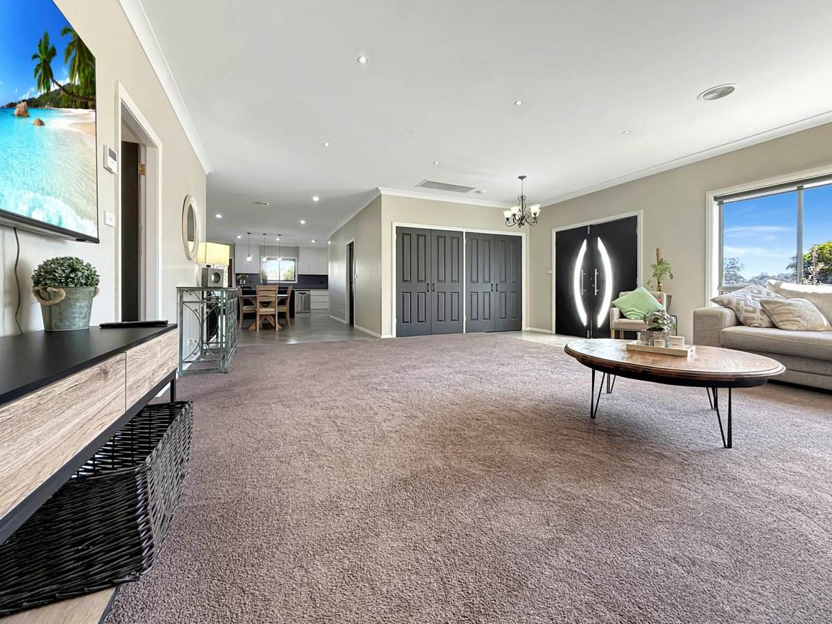 196 Pattersons Lane, Young Sold by Farmbuy.com - image 10