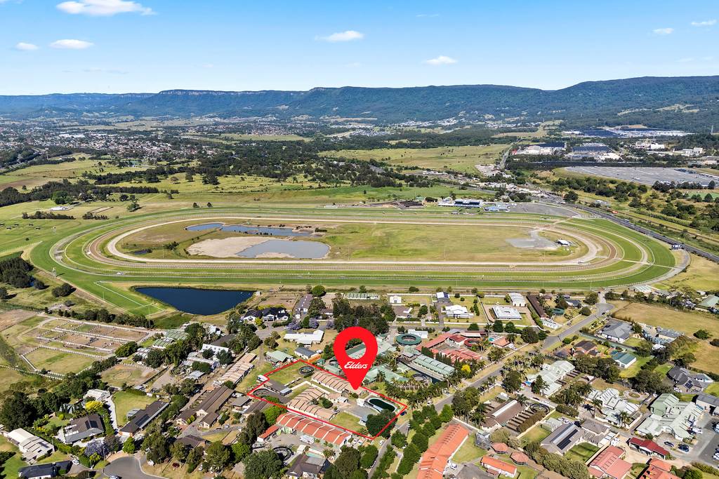 1a Kingston Town Drive, Kembla Grange NSW 2526