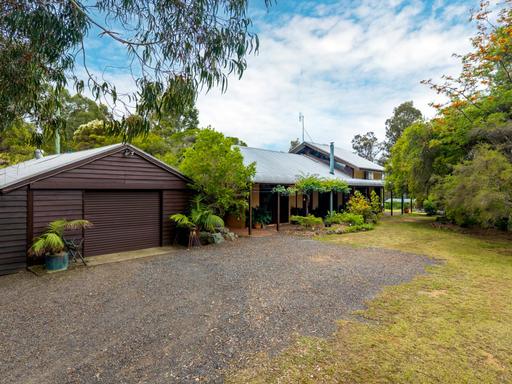 Farm Sold - NSW - South Wolumla - 2550 - MUDBRICK CHARM & CHARACTER 
