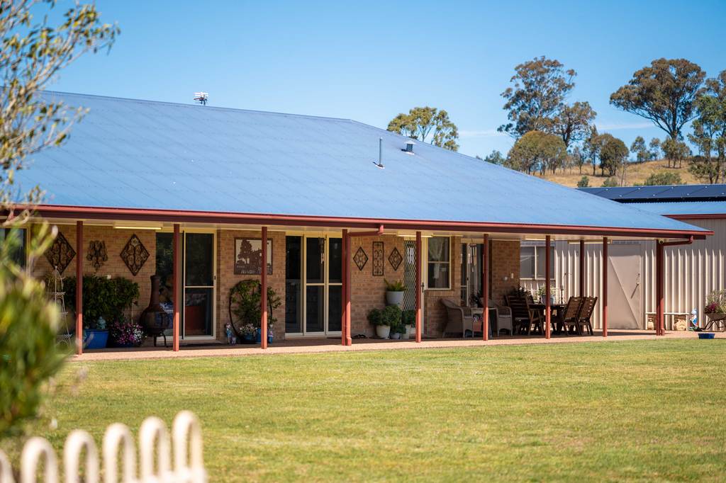 4 Brown Road, Dalveen QLD 4374