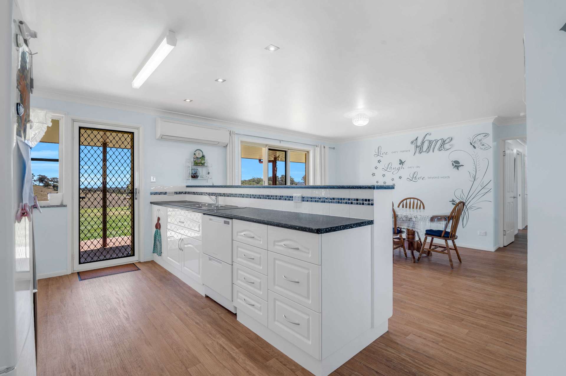 4 Brown Road, Dalveen For Sale by Farmbuy.com - image 11