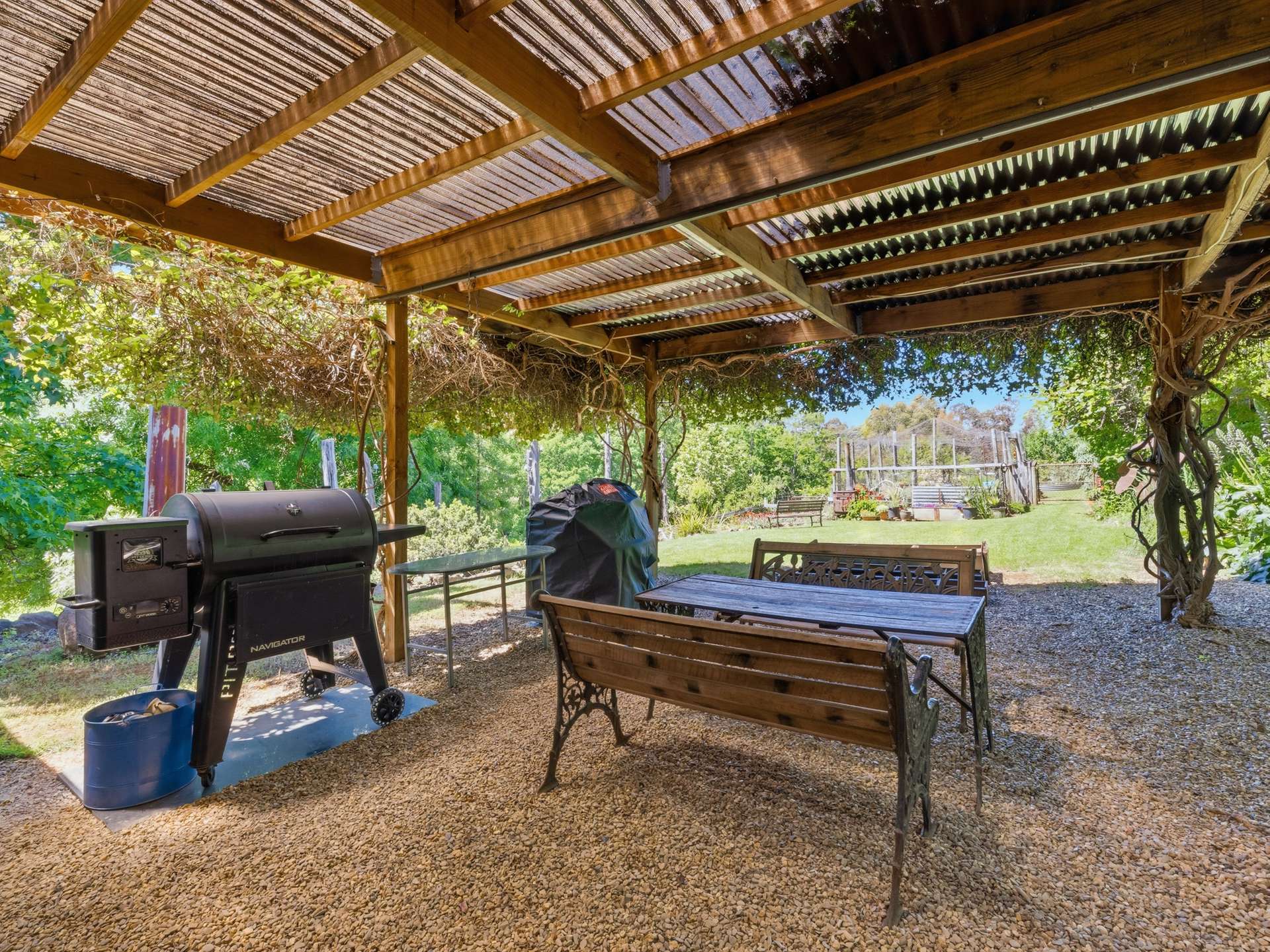 84 Kings Lane, Moyhu For Sale by Farmbuy.com - image 17