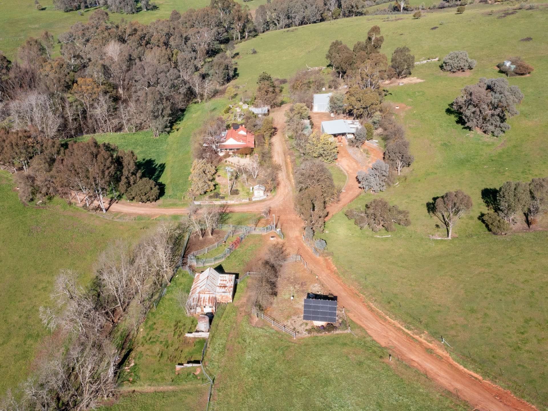 84 Kings Lane, Moyhu For Sale by Farmbuy.com - image 35