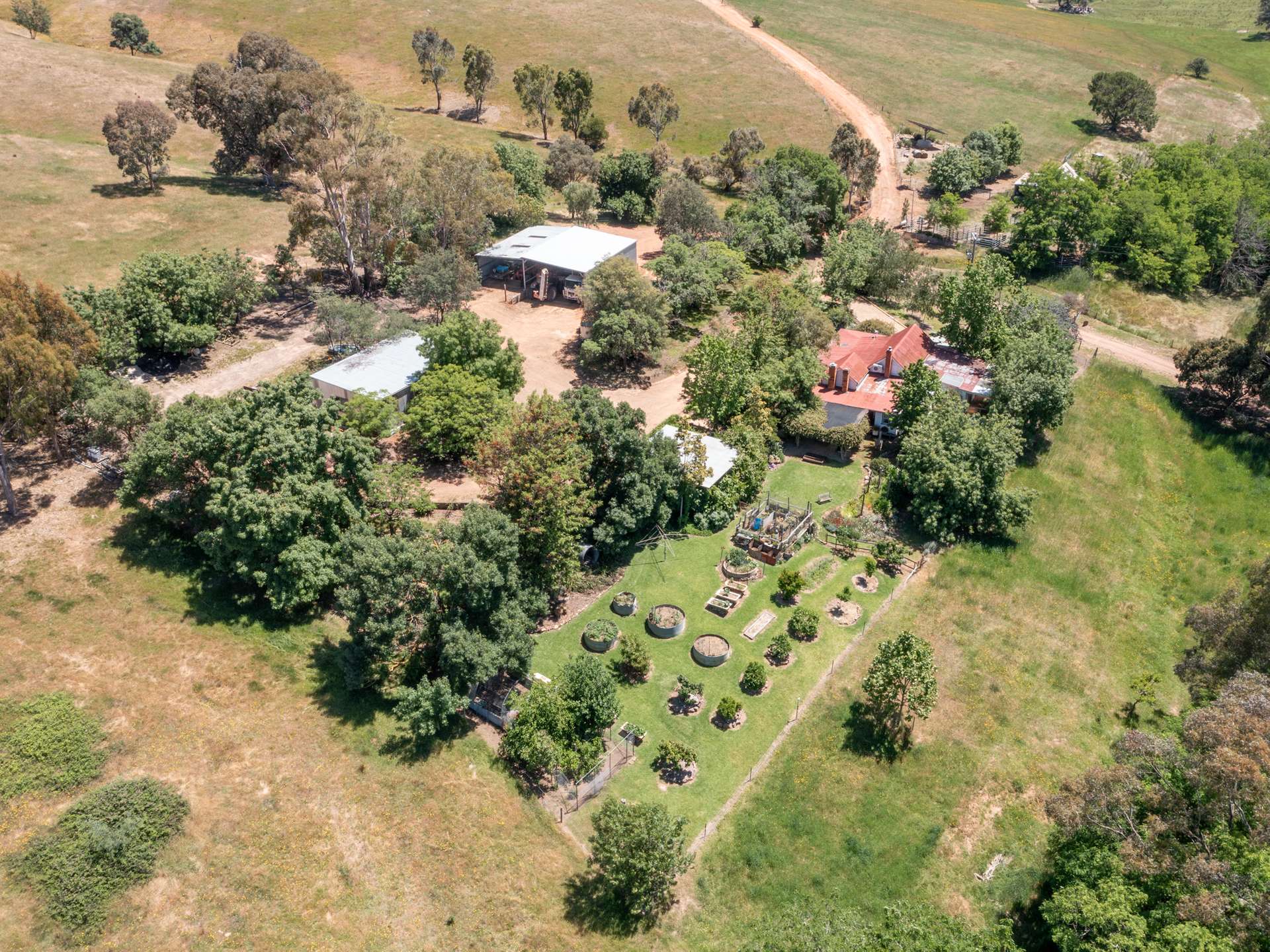 84 Kings Lane, Moyhu For Sale by Farmbuy.com - image 32