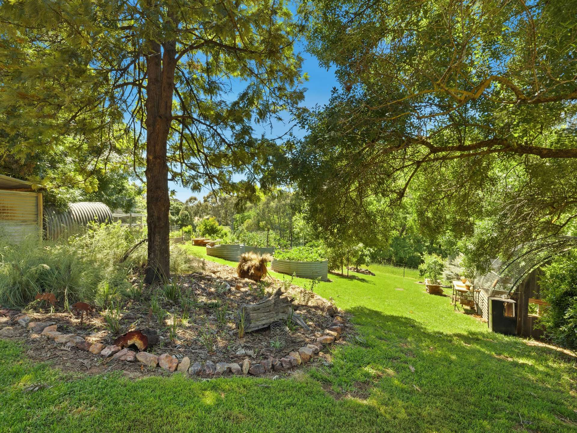 84 Kings Lane, Moyhu For Sale by Farmbuy.com - image 19