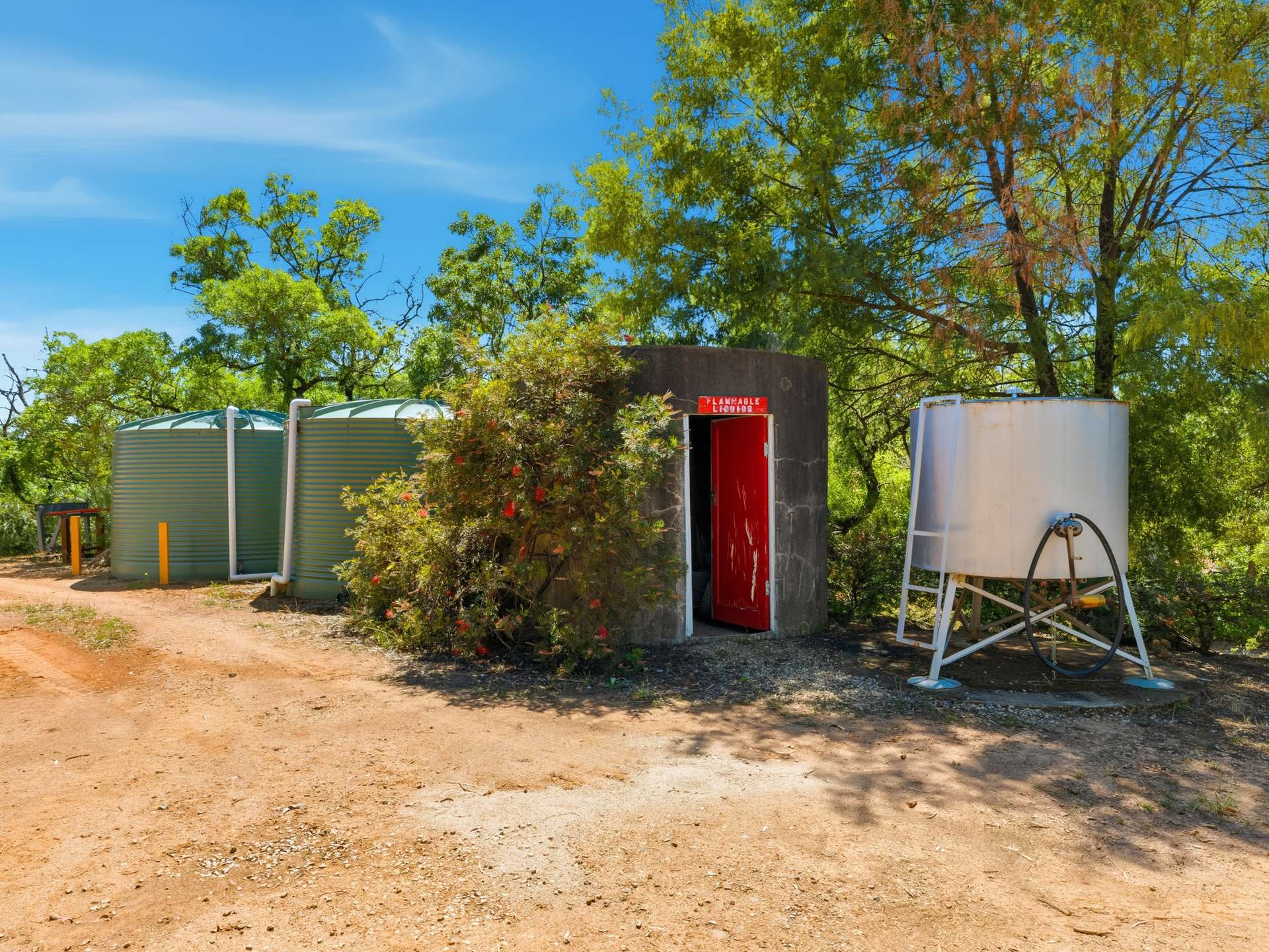 84 Kings Lane, Moyhu For Sale by Farmbuy.com - image 26