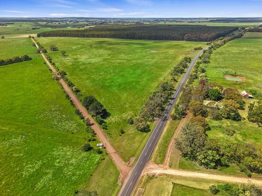Farm Sold - VIC - Branxholme - 3302 - Multi-lot mixed farming 
