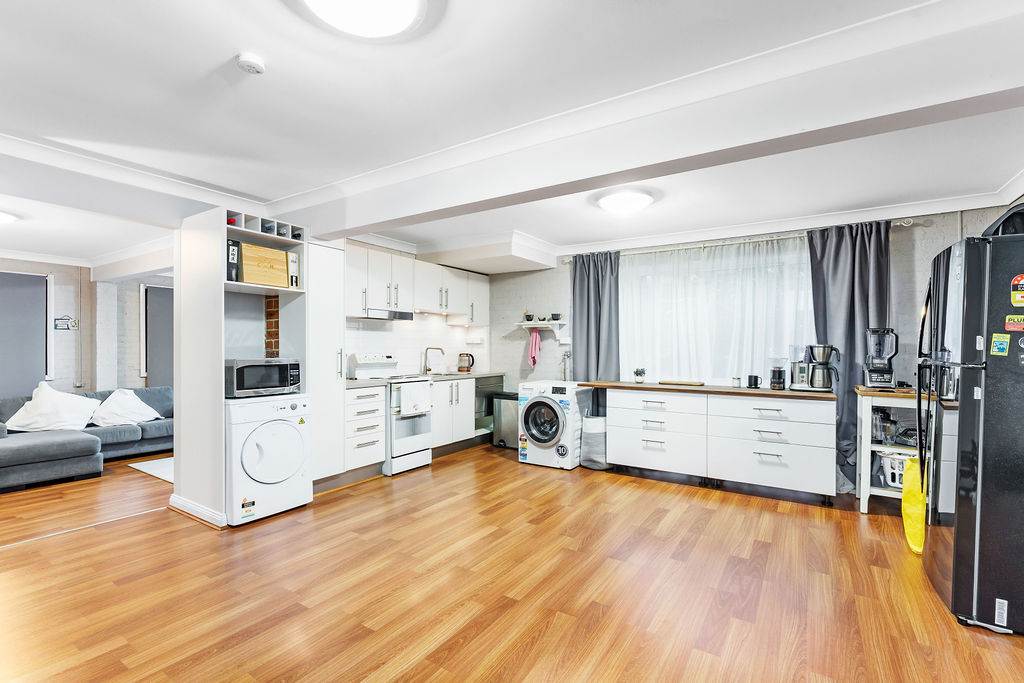 2 Grigg Close, Ellis Lane For Sale by Farmbuy.com - image 12
