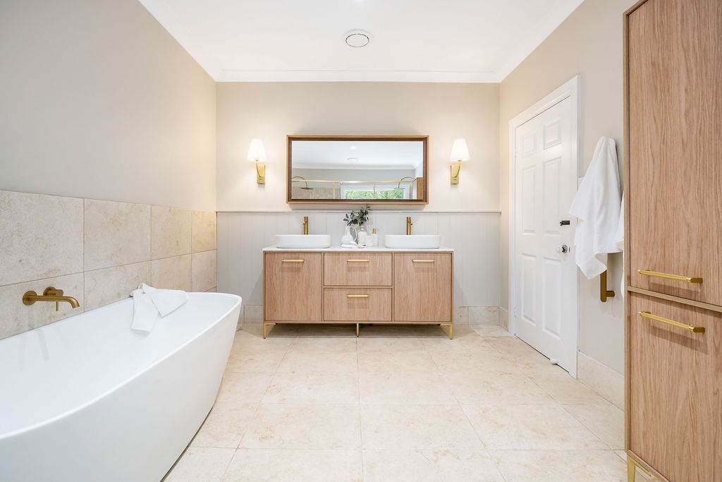 2 Grigg Close, Ellis Lane For Sale by Farmbuy.com - image 7