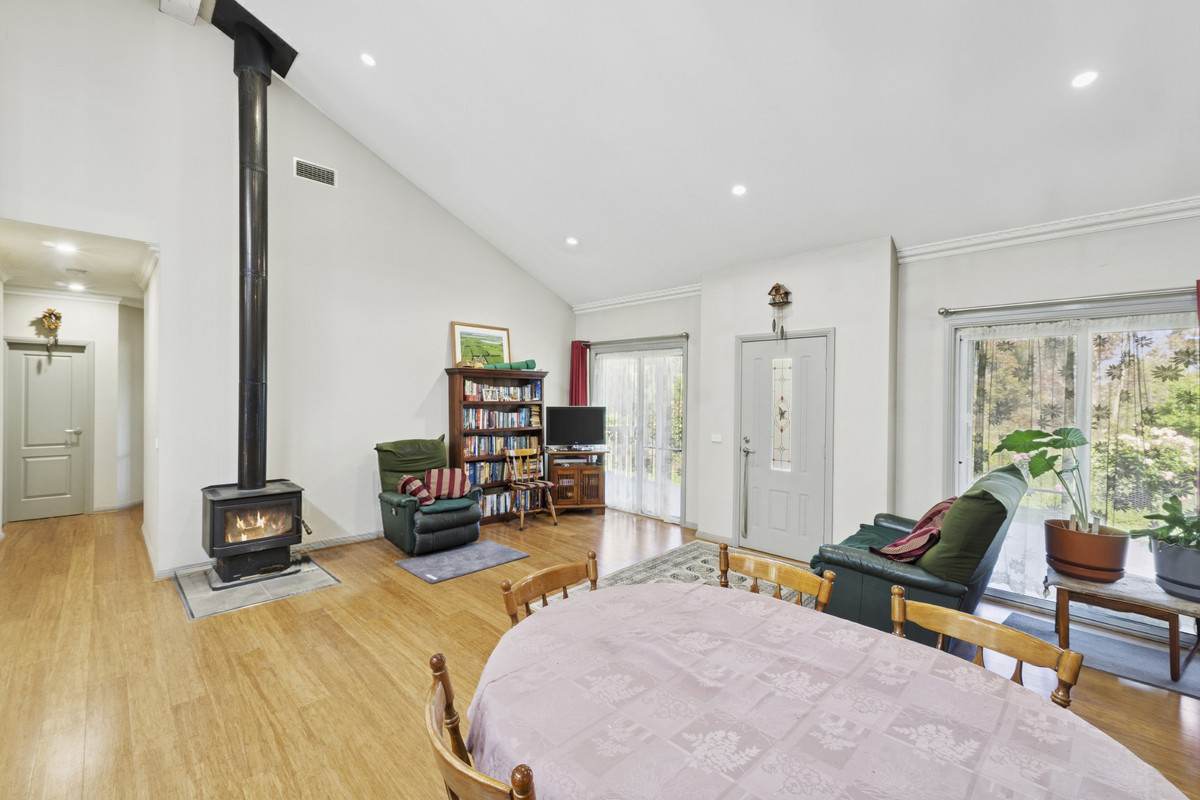 975 Warrowie Road, Irrewarra For Sale by Farmbuy.com - image 11