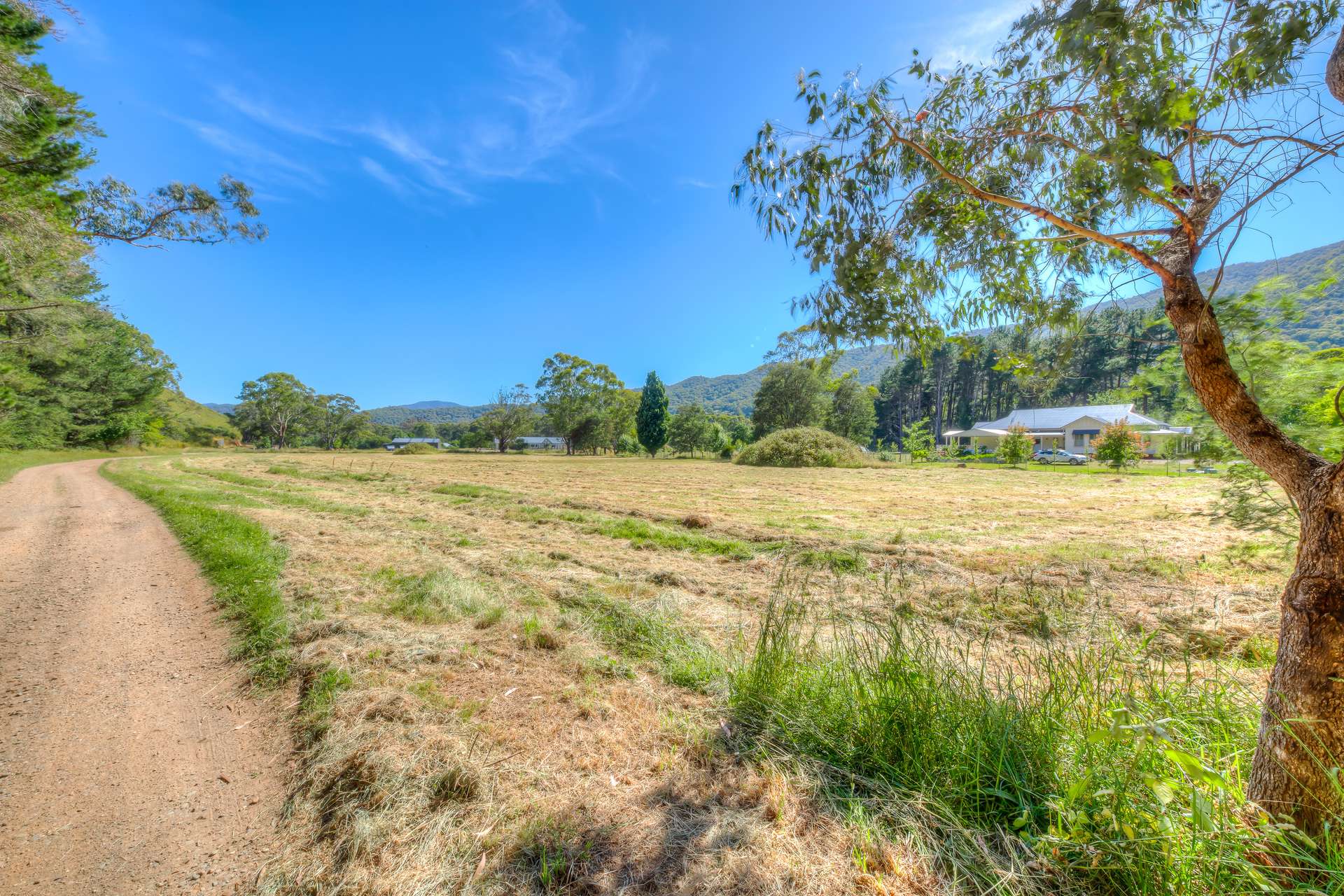 102D White Star Road, Wandiligong For Sale by Farmbuy.com - image 5