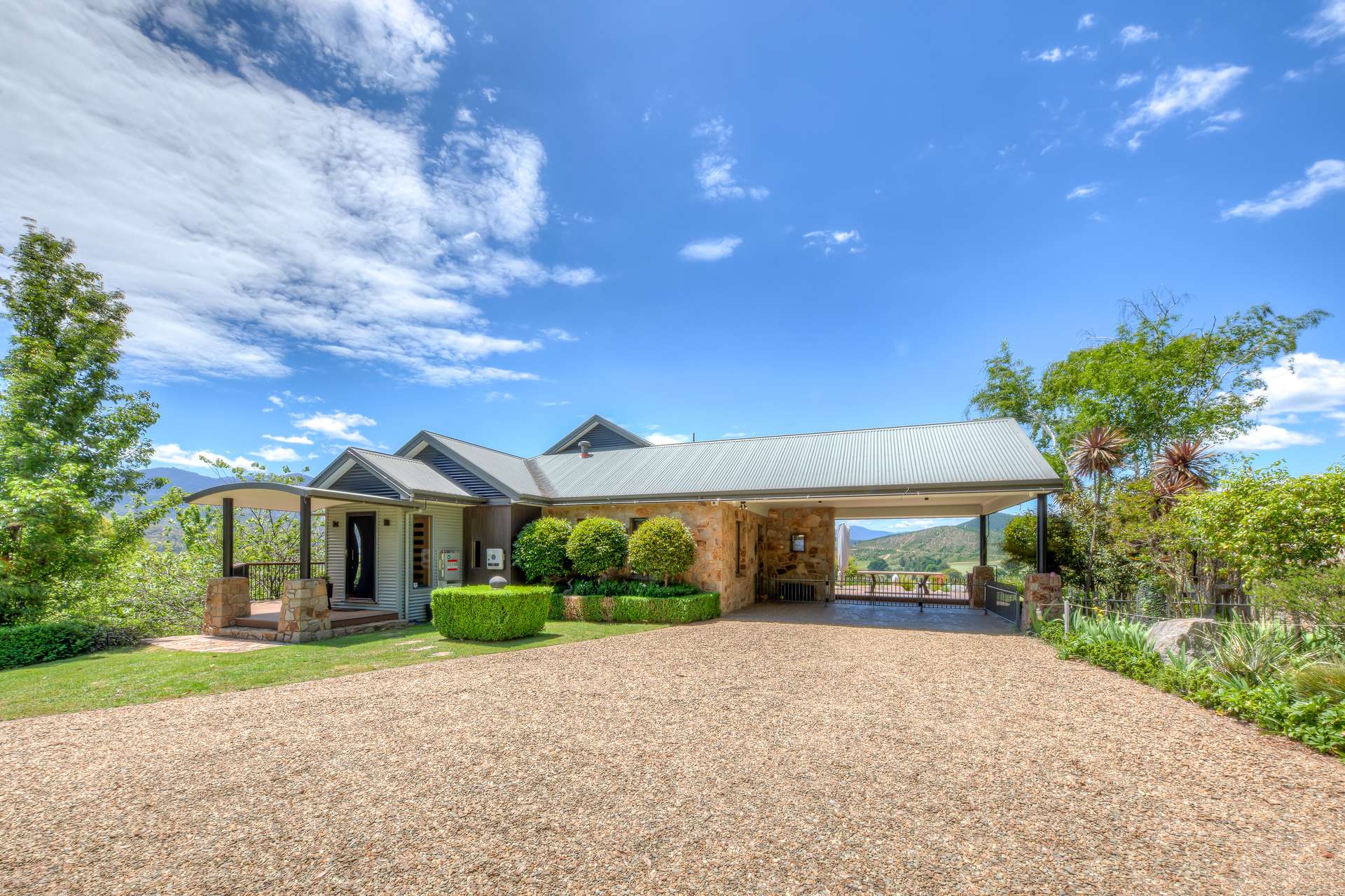207 Mount Buffalo Road, Porepunkah For Sale by Farmbuy.com - image 29