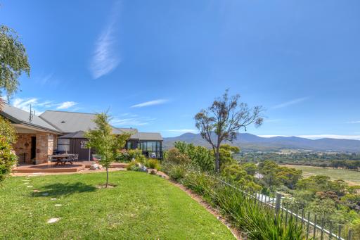 207 Mount Buffalo Road, Porepunkah VIC 3740