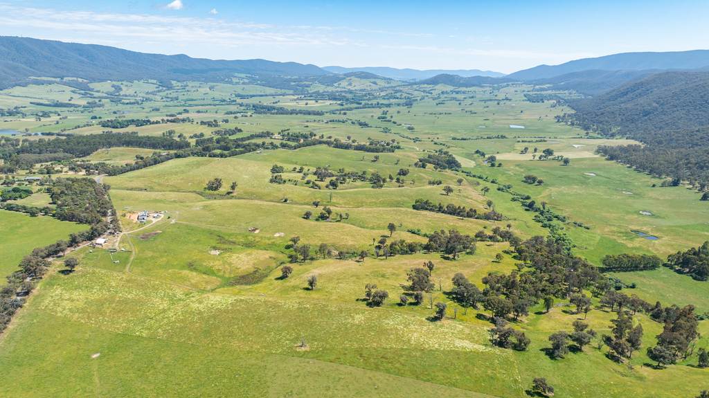 417 Black Flats Road, Mudgegonga VIC 3737