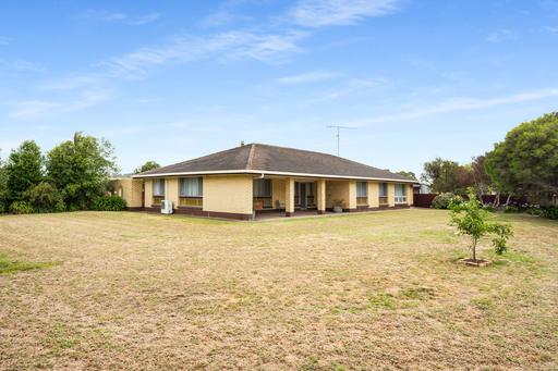 Farm Sold - SA - Ob Flat - 5291 - Where City Convenience Meets Country Freedom 