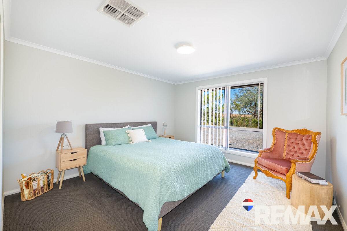 31 Tathra Drive, Junee For Sale by Farmbuy.com - image 8