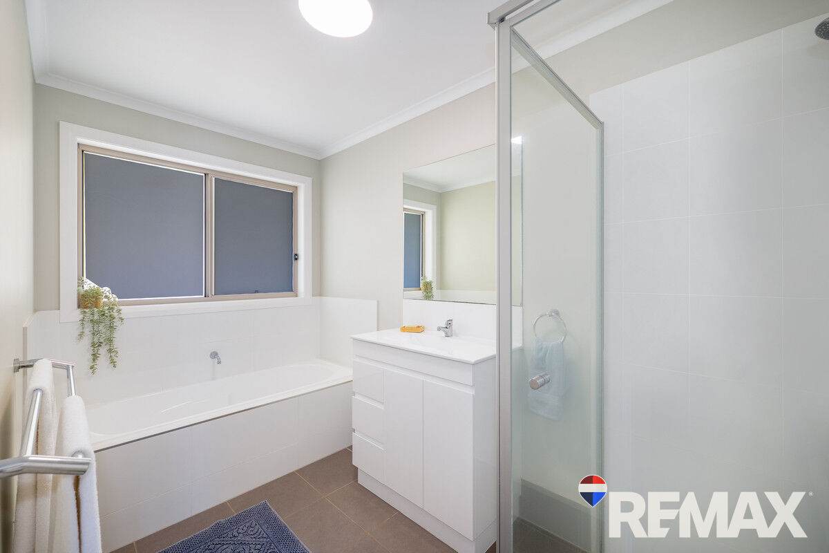 31 Tathra Drive, Junee For Sale by Farmbuy.com - image 12