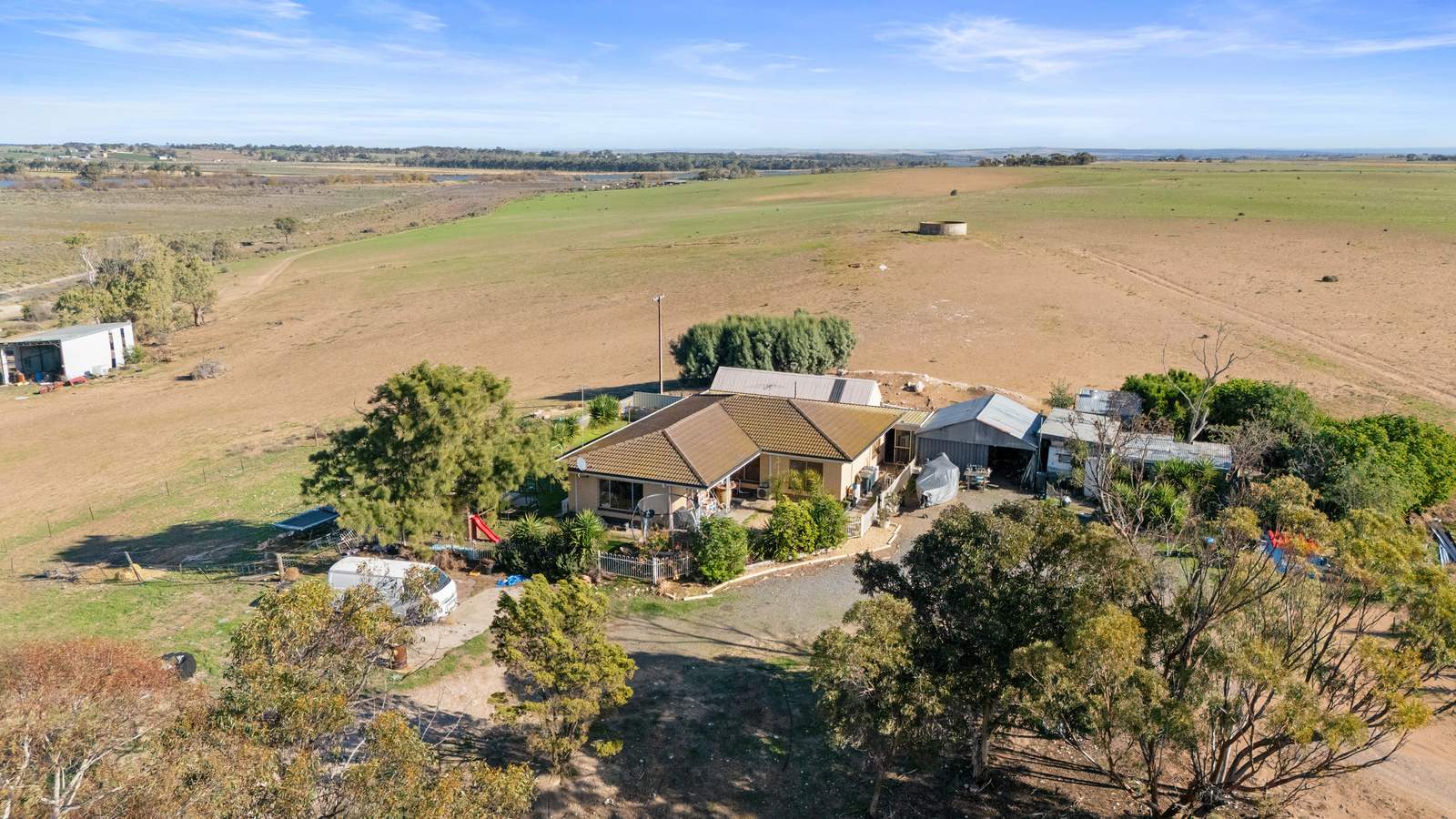 8172 Princes Highway, Tailem Bend For Sale by Farmbuy.com - image 2