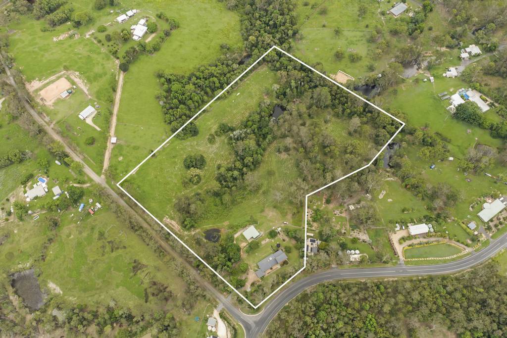 4 Percival Road, Chatsworth QLD 4570