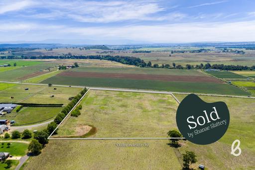 Farm Sold - NSW - Singleton - 2330 - Best of acreage living with town services and immediate build-ready appeal. 