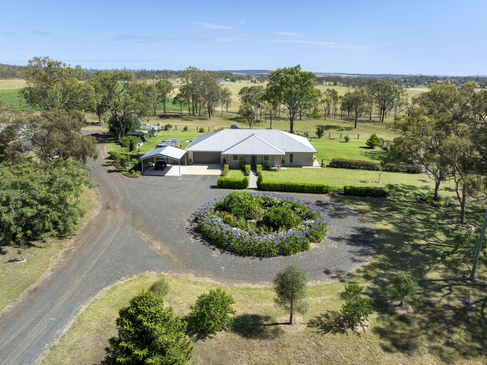 'Jarong' 4 Ennis View Road, Southbrook Sold by Farmbuy.com - image 1