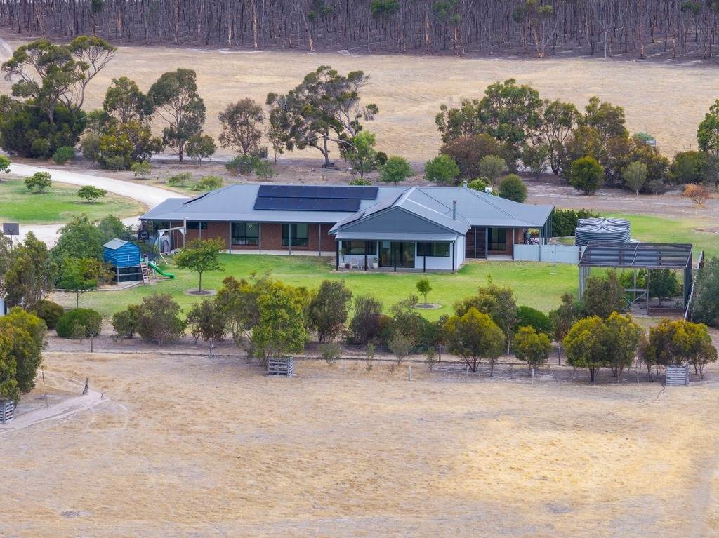 902 Playford Highway, Menzies For Sale by Farmbuy.com - image 3