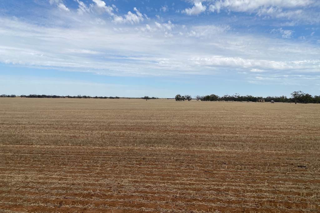 - Henty Highway, Hopetoun VIC 3396