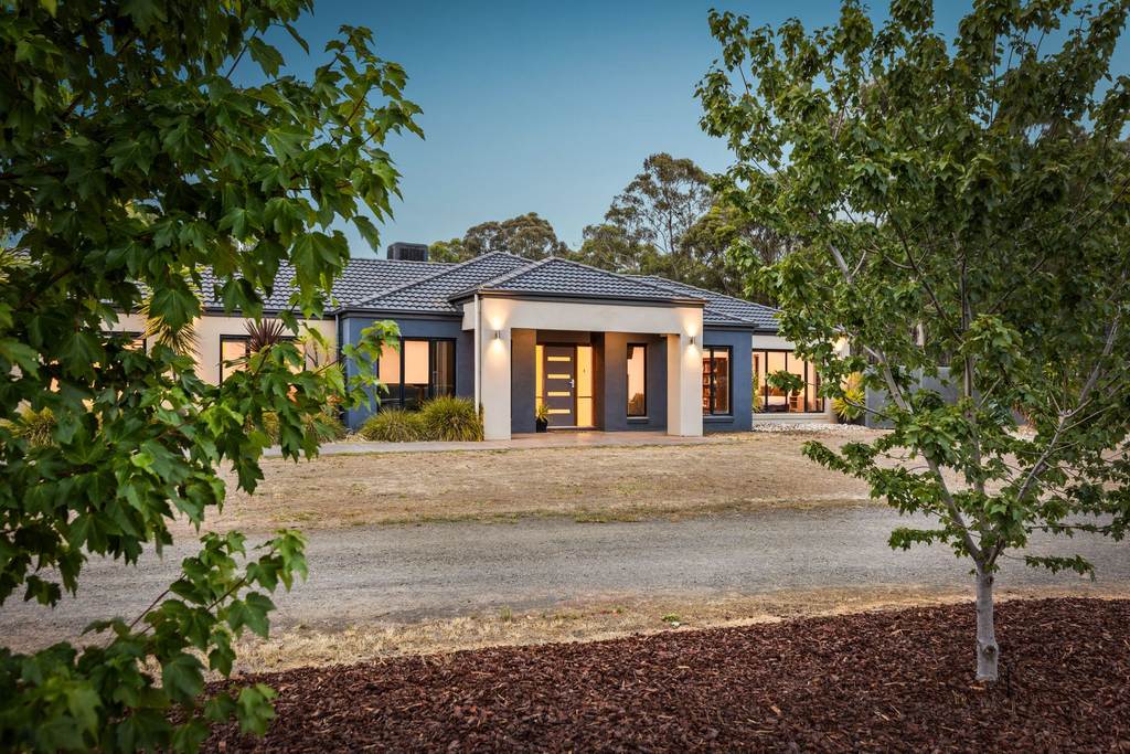 1 Datson Place, Junortoun VIC 3551