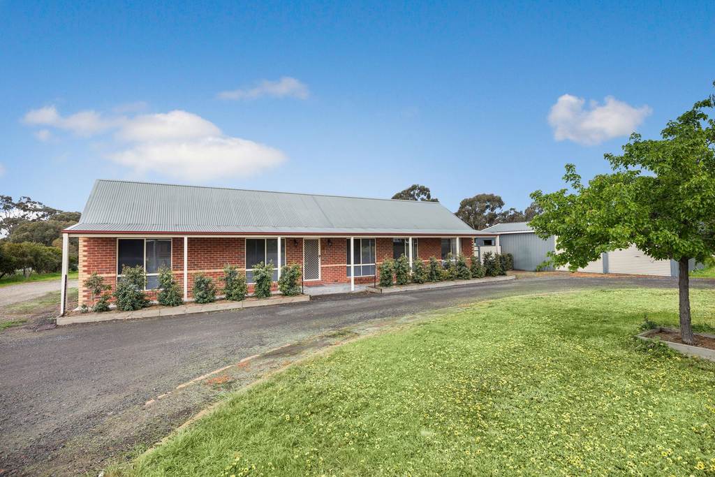 4 Holmes Road, Huntly VIC 3551