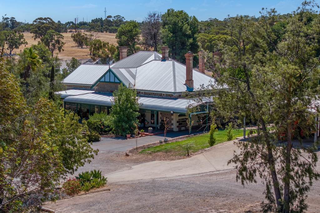134 Farrell Flat Road, Clare SA 5453