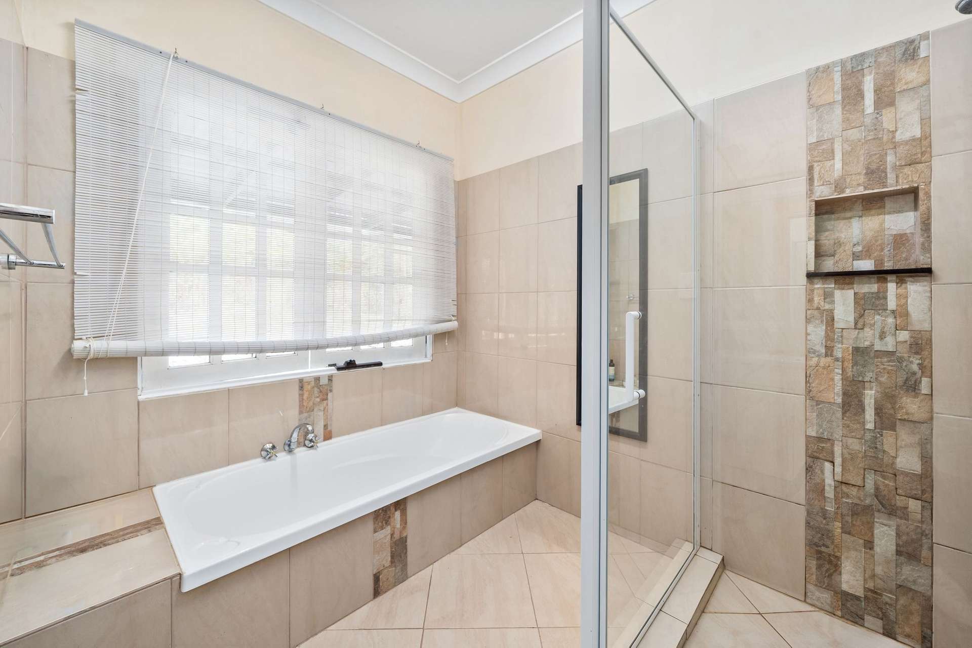 296 Lowe Road, Bollier Sold by Farmbuy.com - image 8