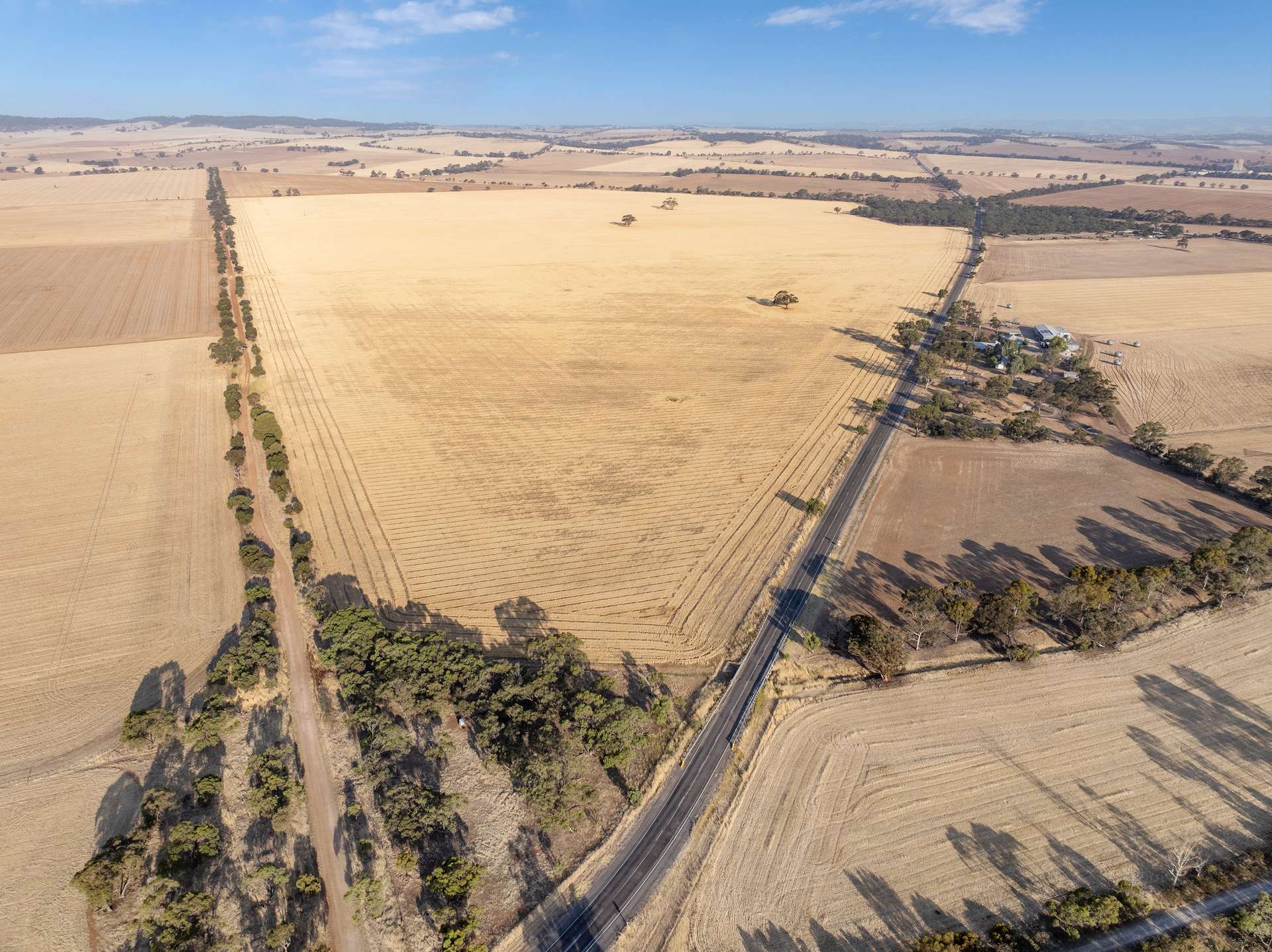 'Town Block' & 'Audrey & Becketts', Freeling Sold by Farmbuy.com - image 18