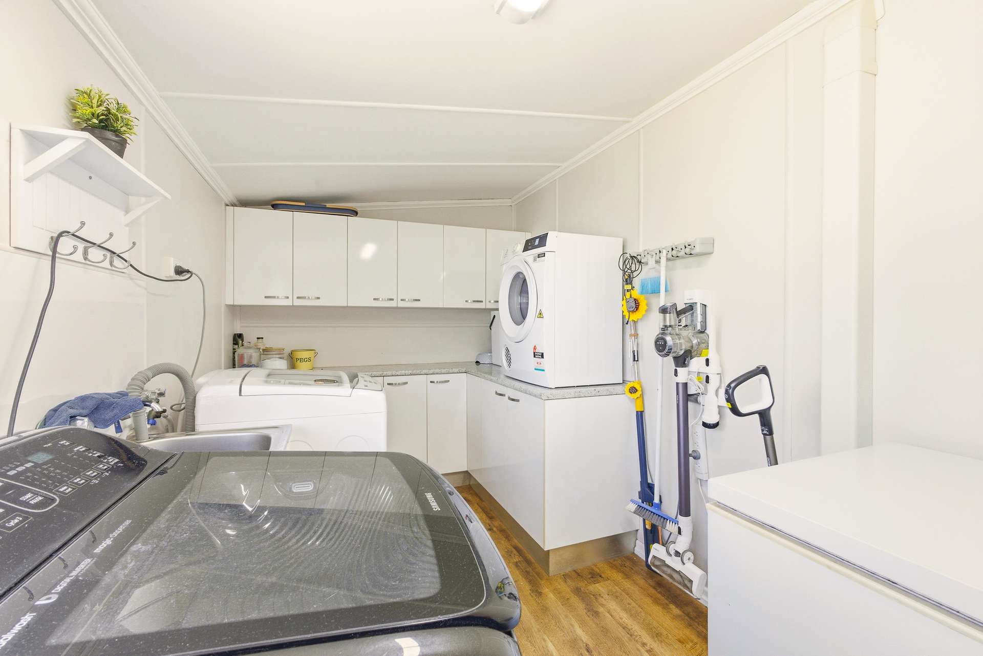 293 Fe Walker Street, Kalkie For Sale by Farmbuy.com - image 19