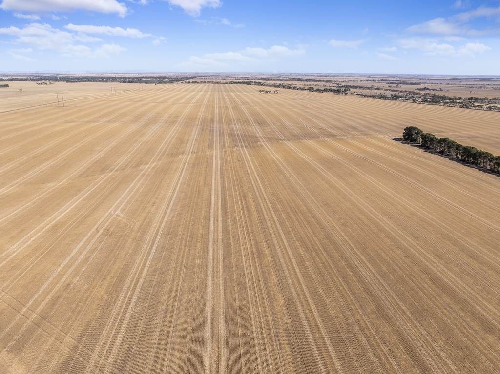 'Halls' Dale Road, Owen SA 5460