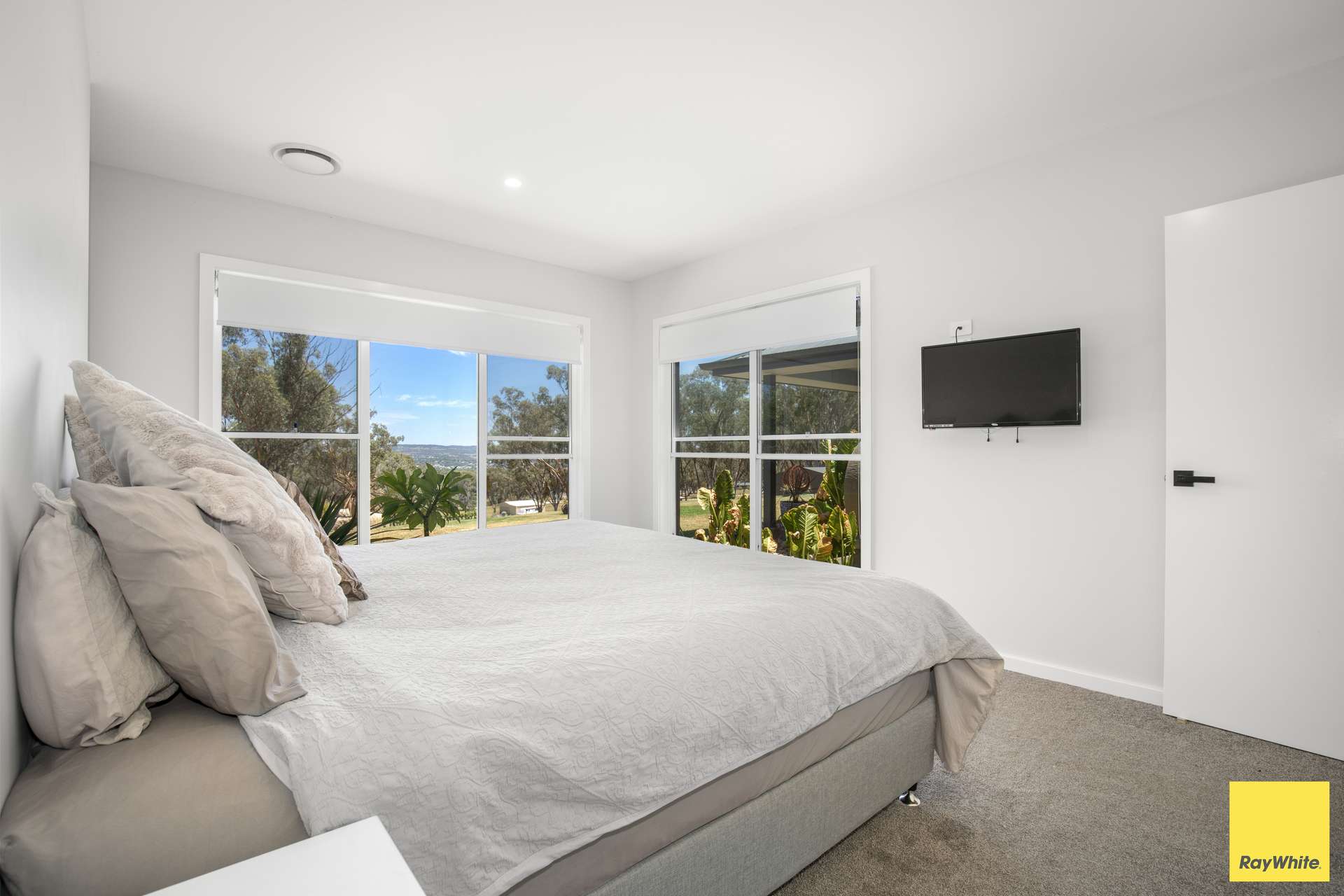 5 Sylvan Drive, Inverell For Sale by Farmbuy.com - image 6