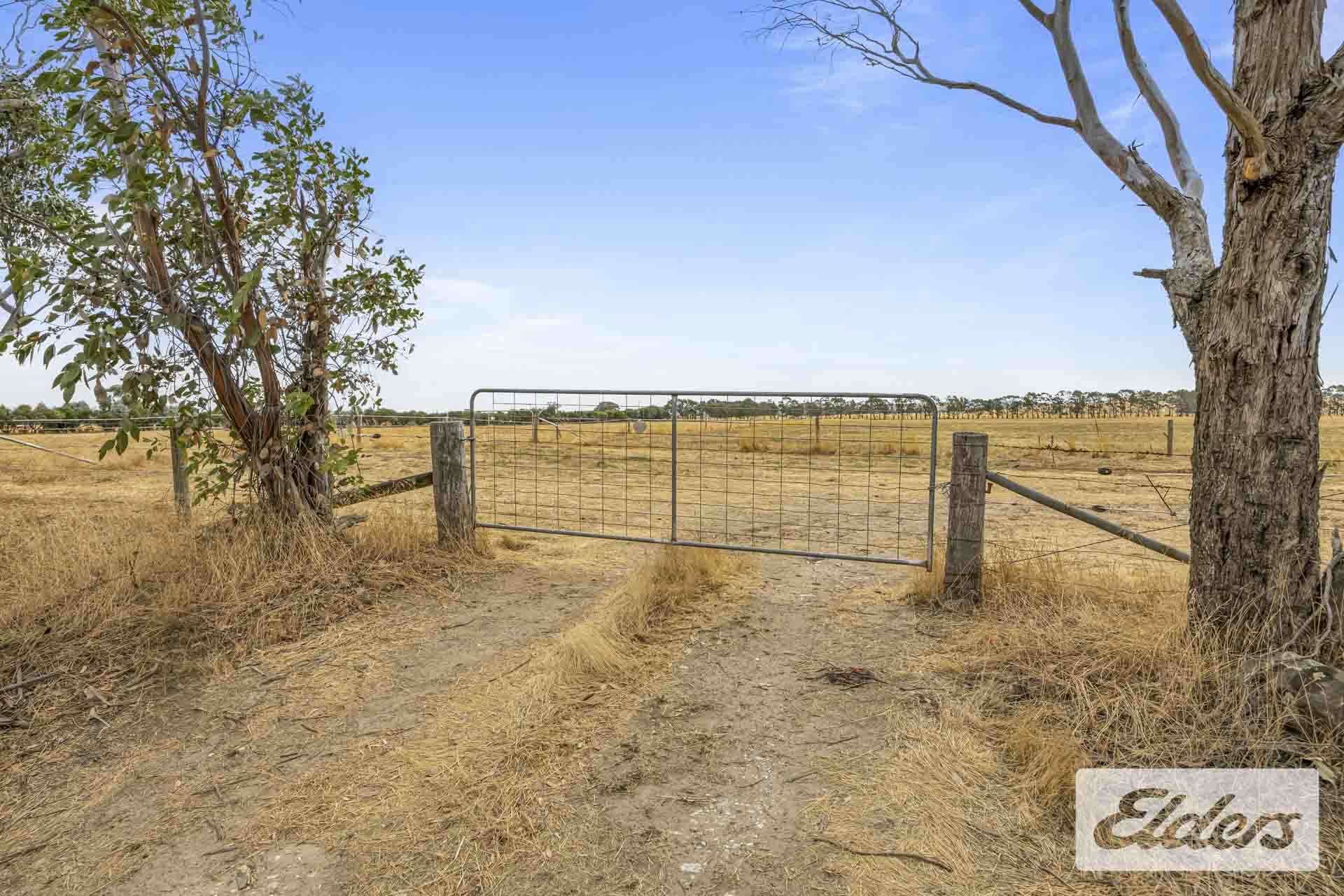CNR Ballarat - Carngham & Whites Road, Cardigan Sold by Farmbuy.com - image 3