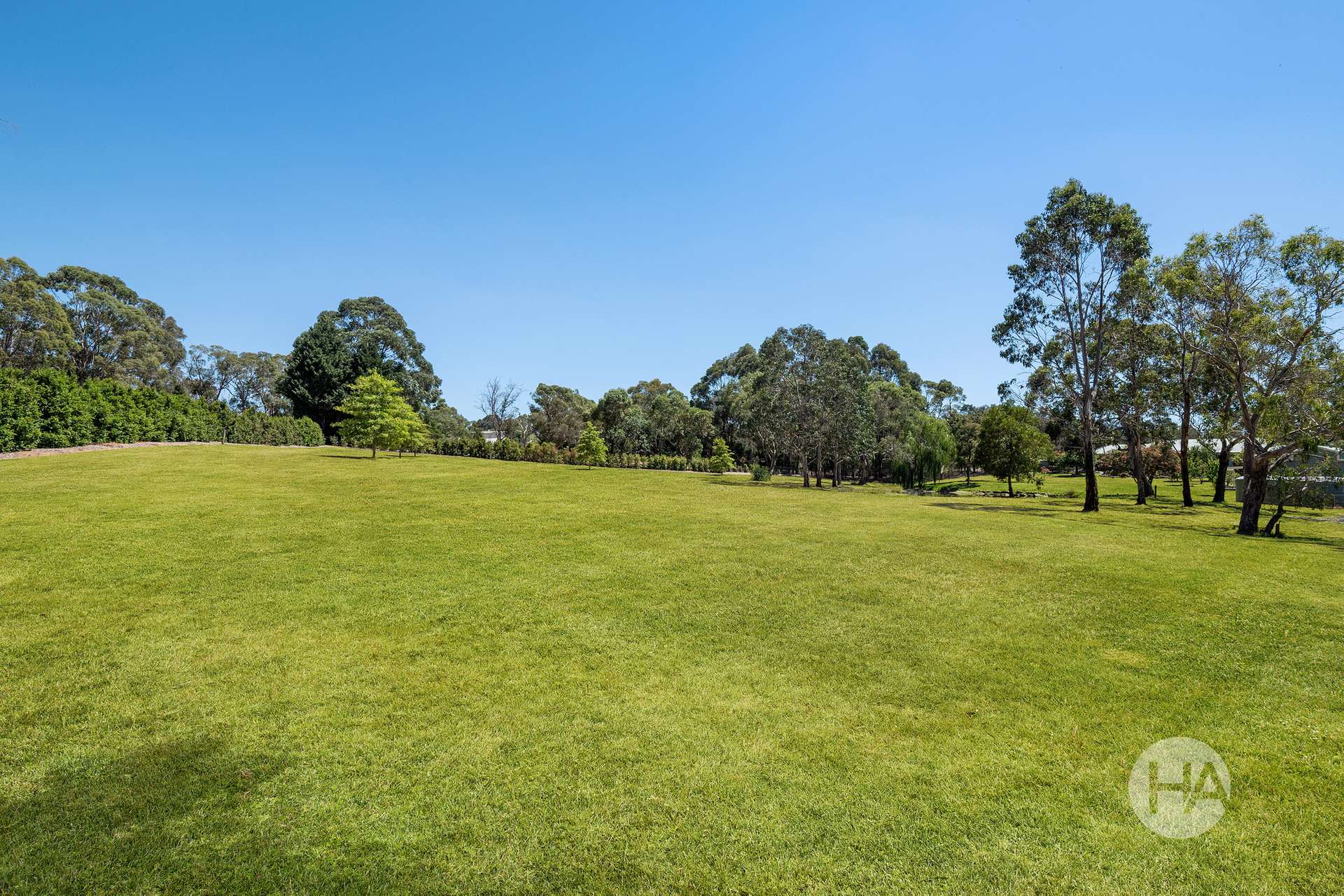 106 Highfield Drive, Langwarrin South For Sale by Farmbuy.com - image 4