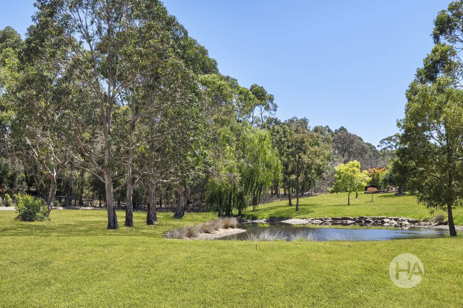 106 Highfield Drive, Langwarrin South For Sale by Farmbuy.com - image 5