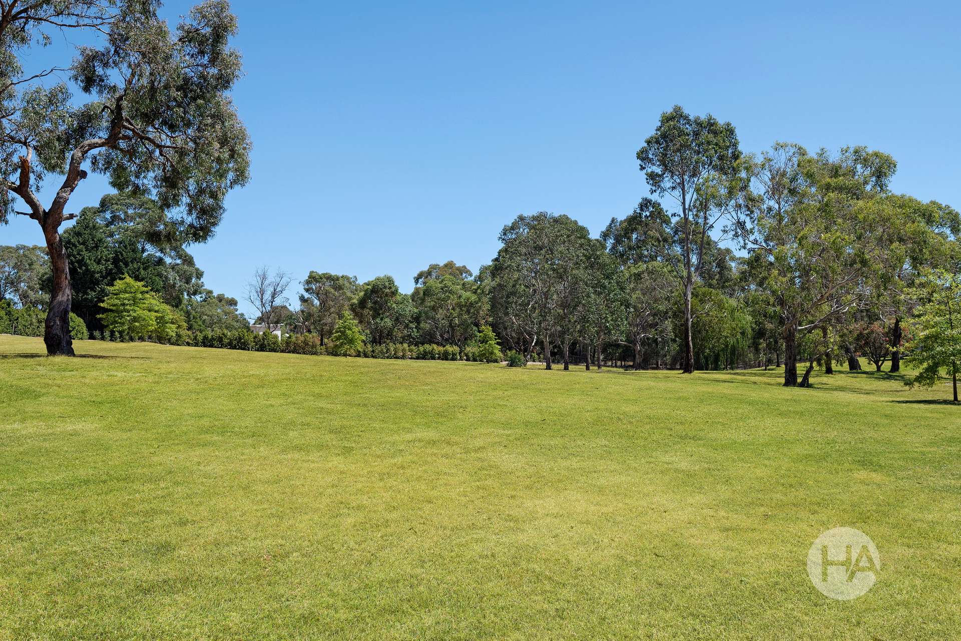 106 Highfield Drive, Langwarrin South For Sale by Farmbuy.com - image 3