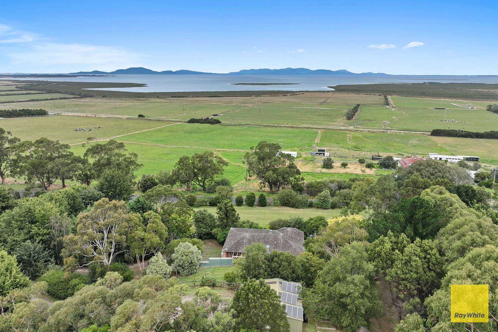 5165 South Gippsland Highway, Toora For Sale by Farmbuy.com - image 21
