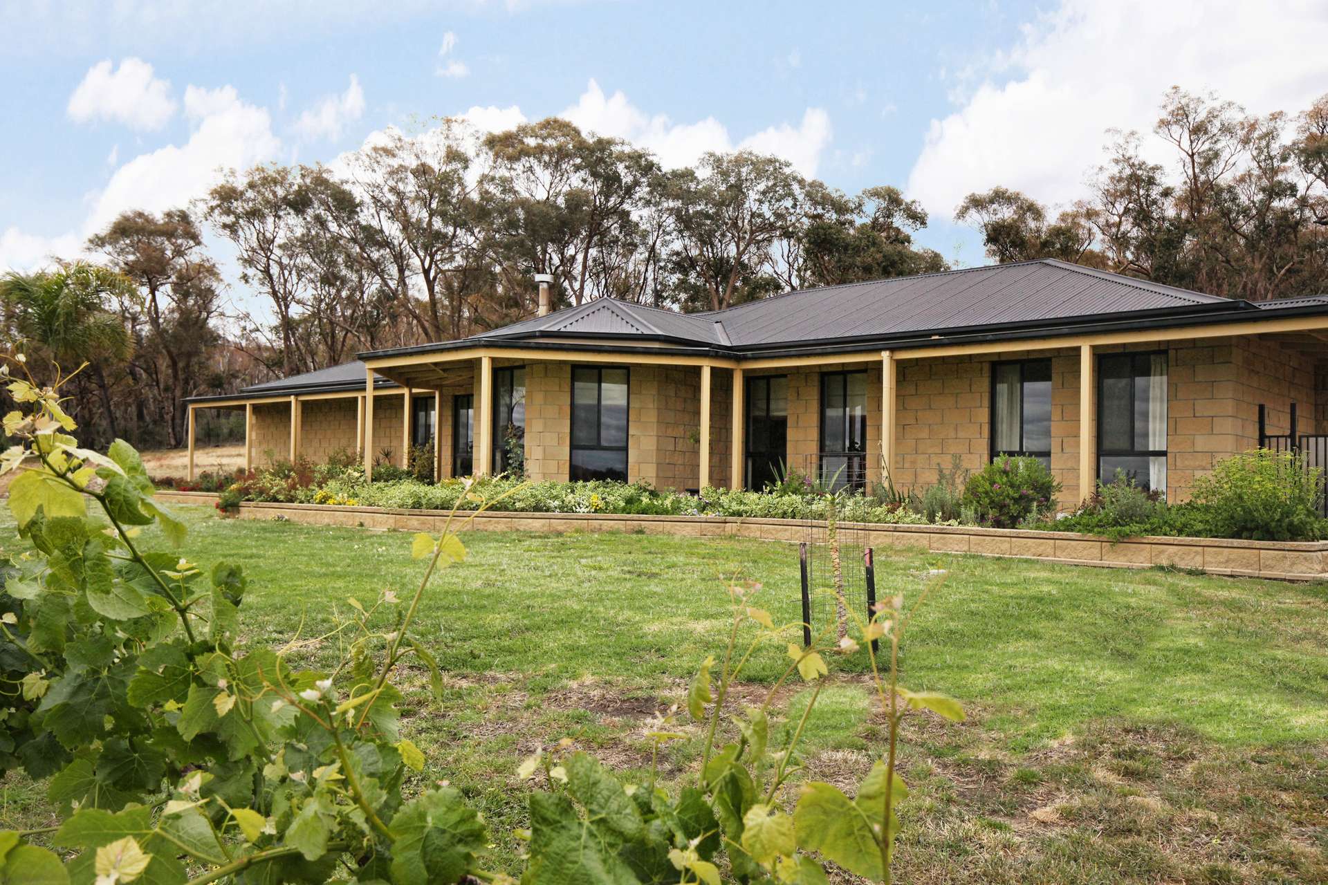 470 Northern Highway, Heathcote For Sale by Farmbuy.com - image 3