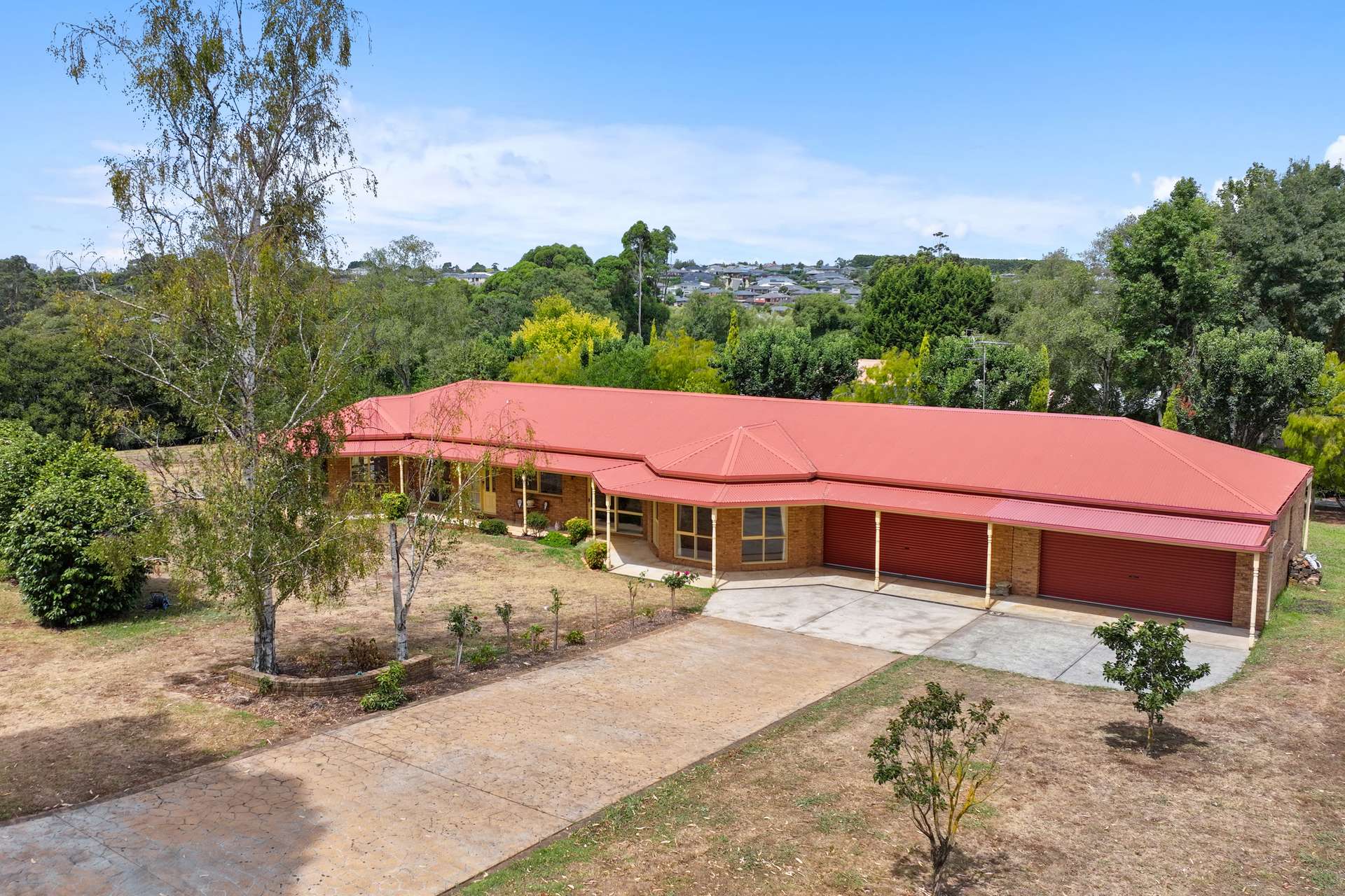 1 Surman Court, Drouin For Sale by Farmbuy.com - image 1