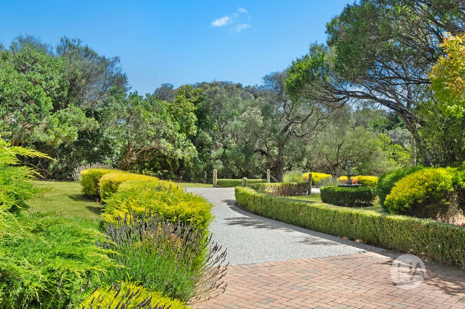 31 Creedmore Drive, Rye For Sale by Farmbuy.com - image 2