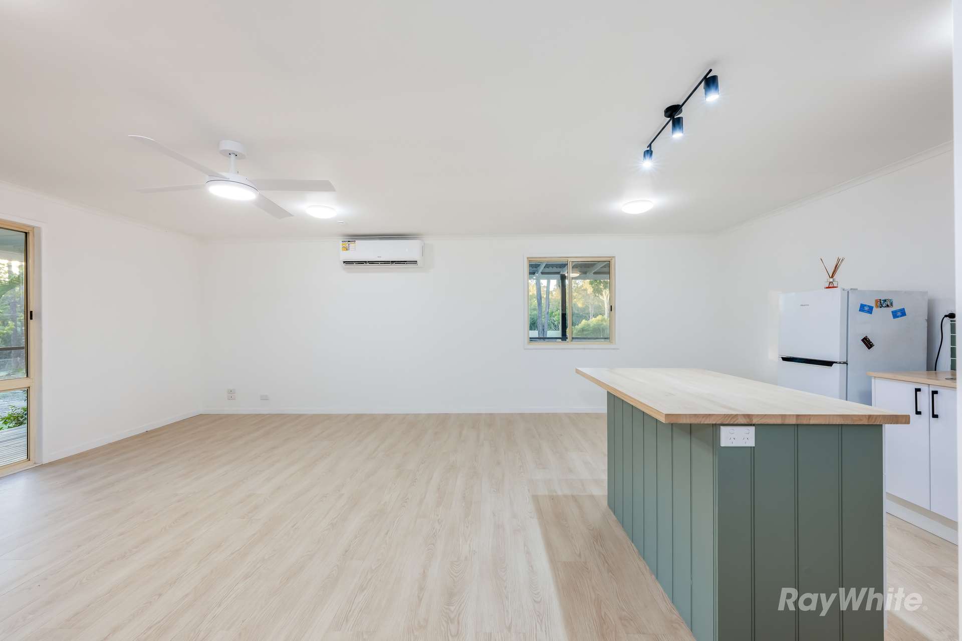 121 Marshall Avenue, Maroondan For Sale by Farmbuy.com - image 6