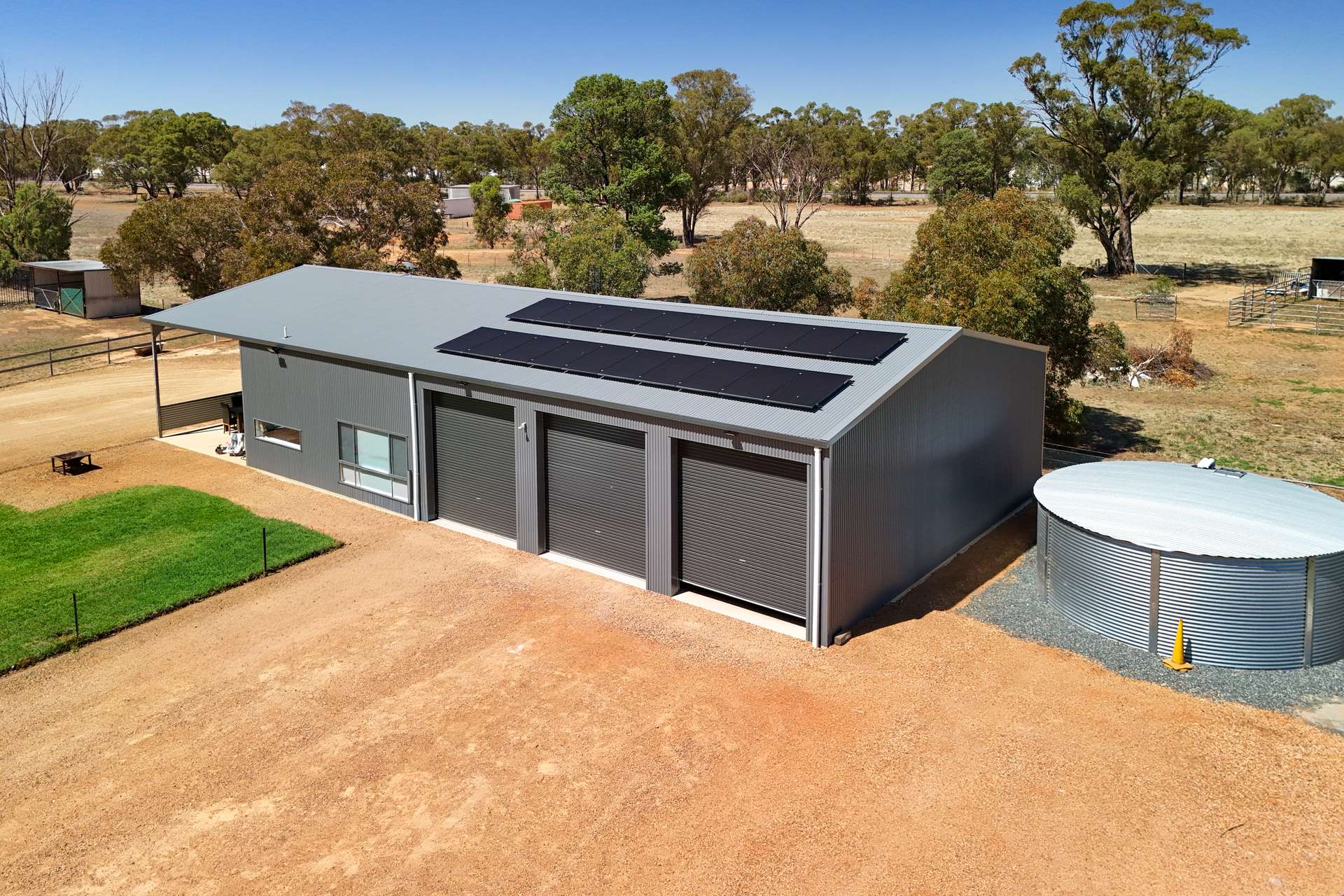 2 Killarney Street, Temora For Sale by Farmbuy.com - image 4